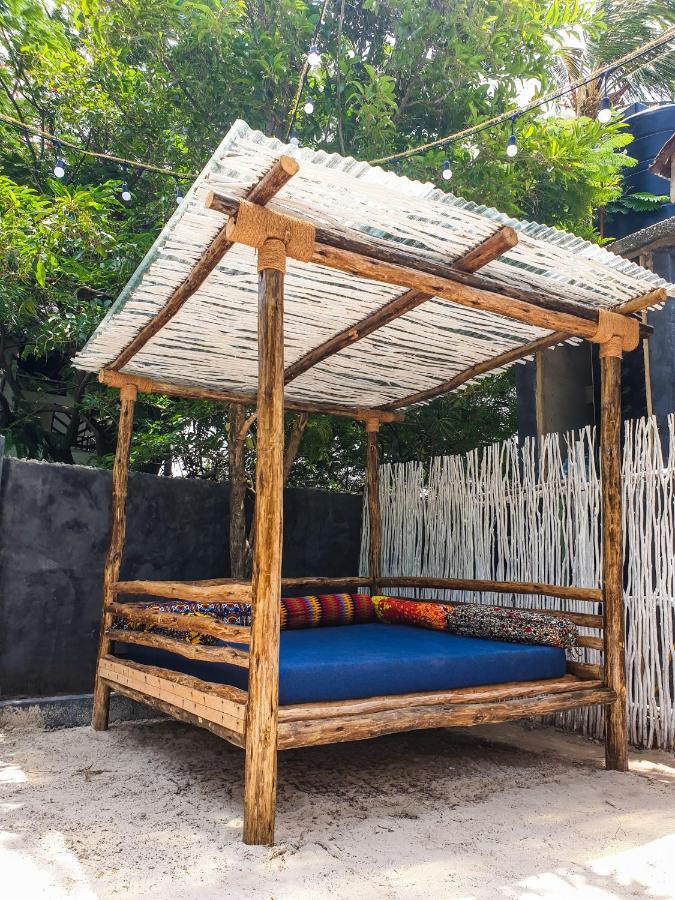 Deja Blue Hotel Паже Екстериор снимка