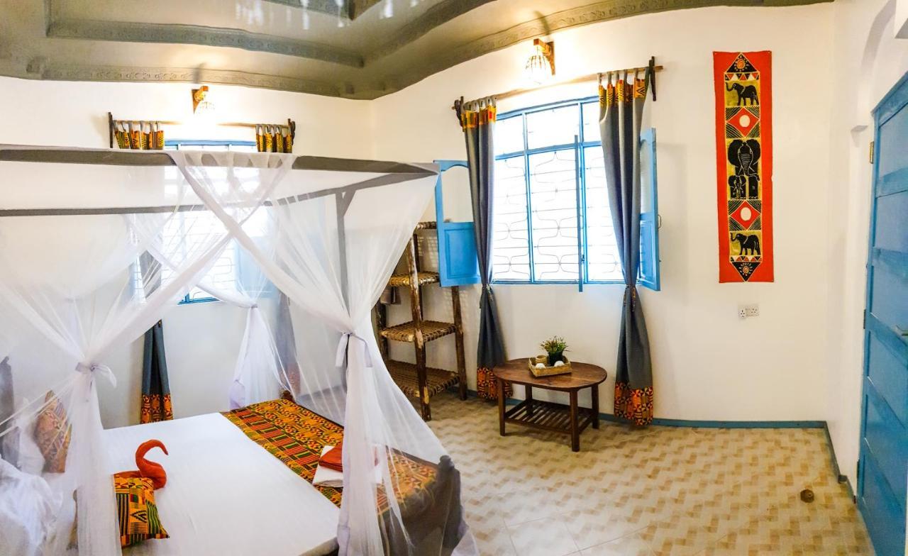 Deja Blue Hotel Паже Екстериор снимка